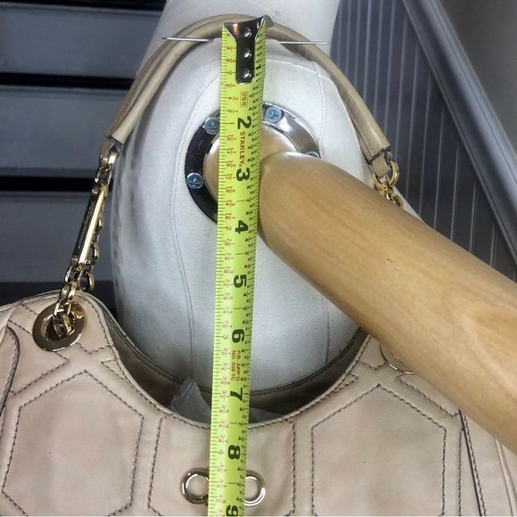 SALVATORE FERRAGAMO Gancini Embroidered Leather Betulla Side Pocket Shoulder Bag - Picture 7 of 17